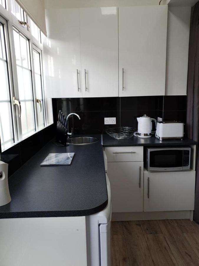 Star London Brent Street Cosy 1-Bed Hideaway Lejlighed Hendon Eksteriør billede