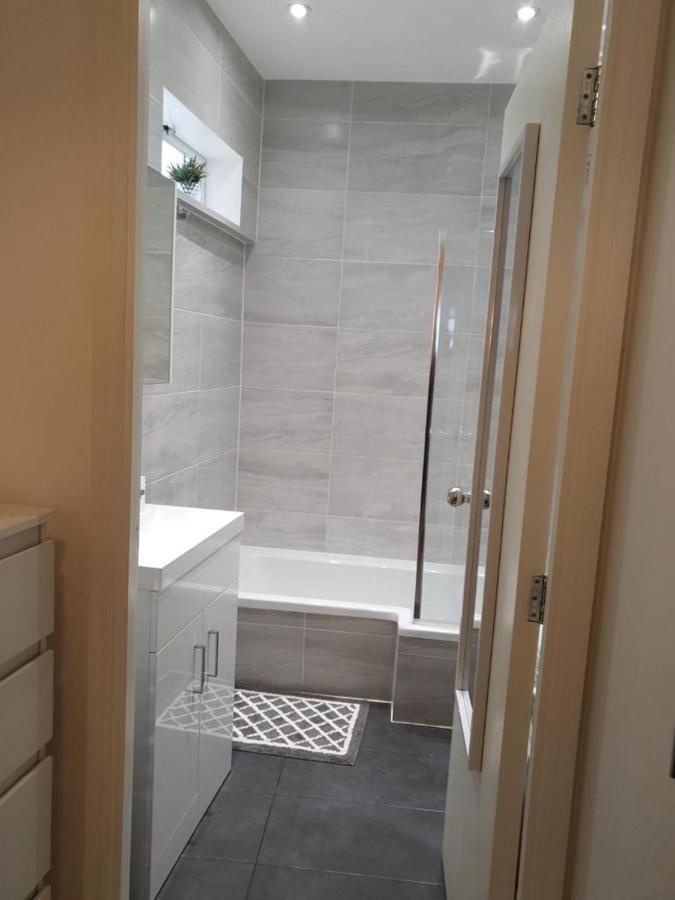Star London Brent Street Cosy 1-Bed Hideaway Lejlighed Hendon Eksteriør billede